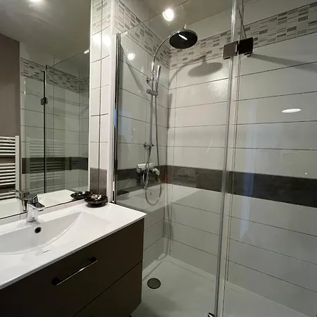 Apartment T2 Avec Terrasse Et Parking Prive - Hyper-centre - Fr-1-319-13 *