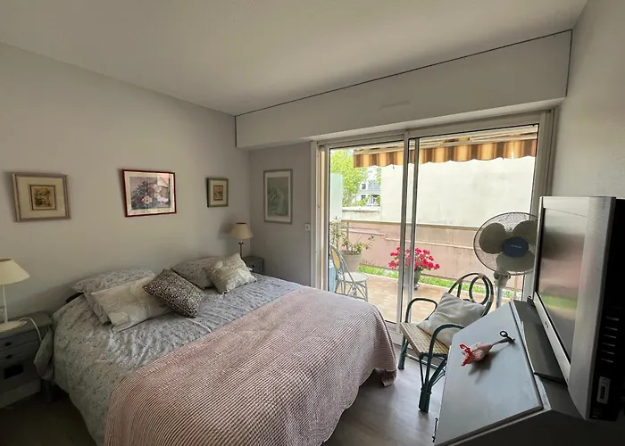 Appartement T2 Avec Terrasse Et Parking Prive - Hyper-centre - Fr-1-319-13